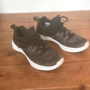 Nike Metcon Training Shoe. Size 6. Black and White